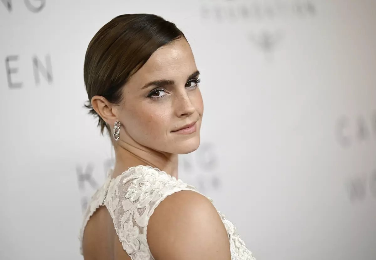 9LQitUtV Stare into Emma's face for a screaming emmagasm - Emma Watson 04.jpg